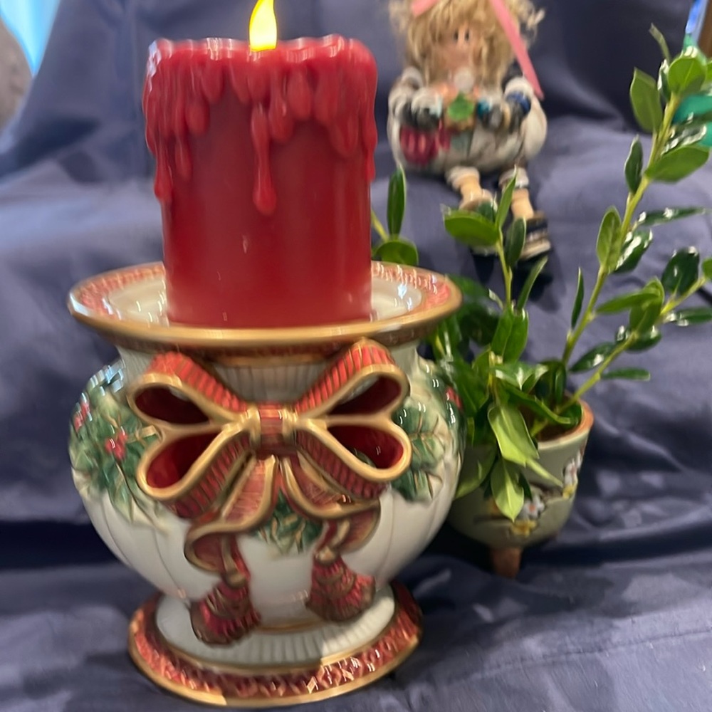 Fritz and Floyd retired candle holder in box .